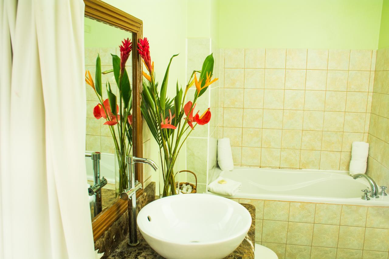 Heavenly Suites La Feuillet Kültér fotó